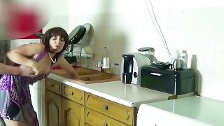 Stepmom fucked and get creampie by stepson while she is stuck